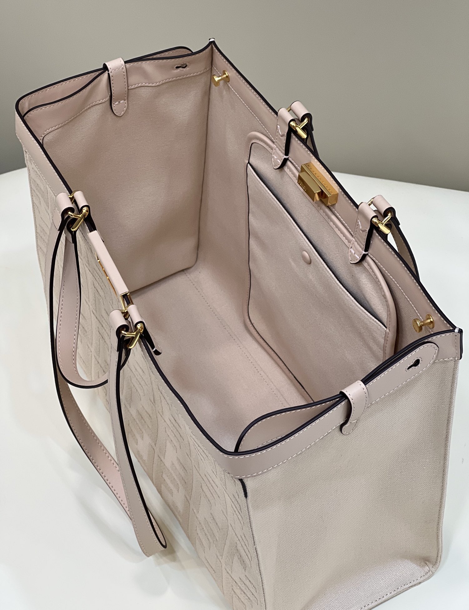 Minimalist Fashion Large Bag Model no: 8265A