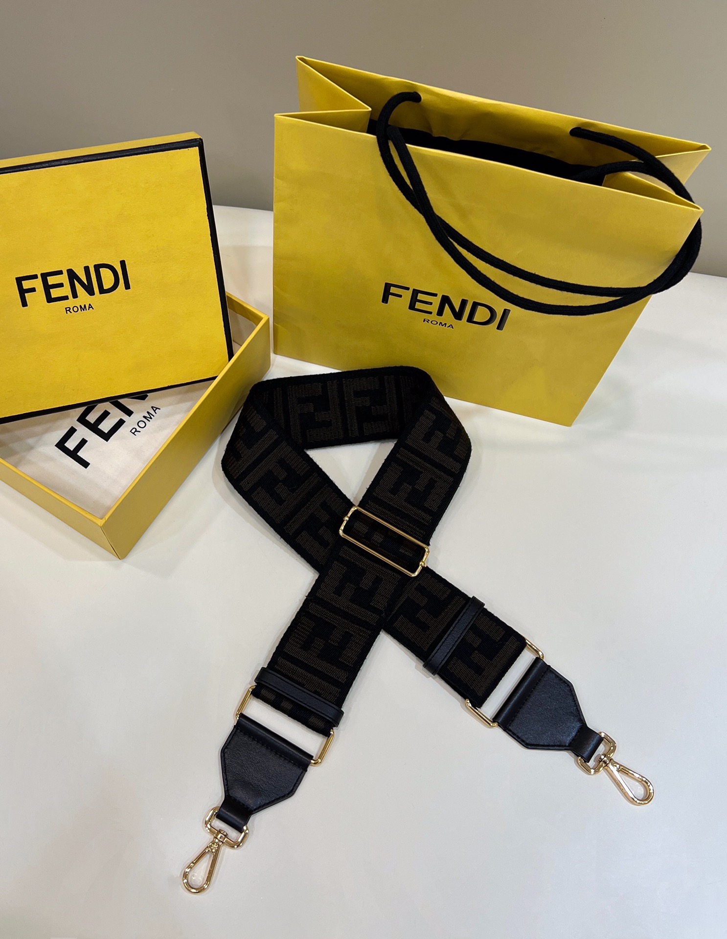 Fendi Wide Shoulder Strap Model no: 907