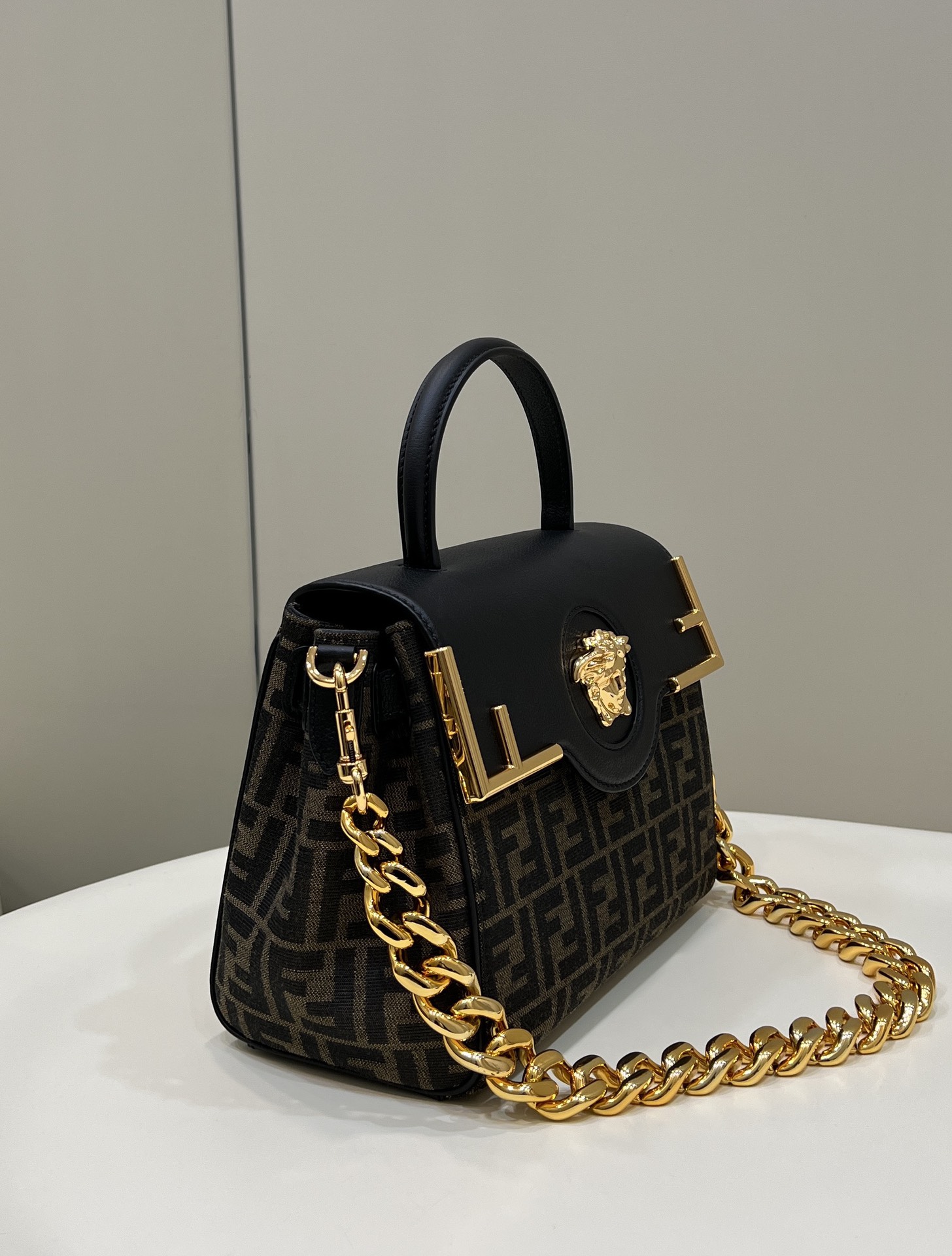 Versace Medusa Handbag Model no:  80088