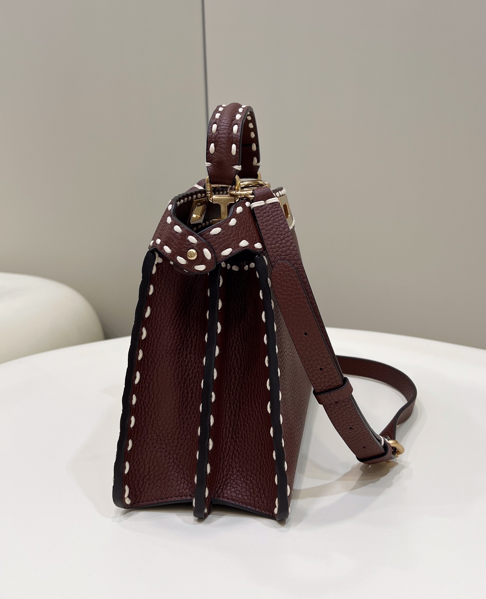 PEEKABOO Small Handbag, Calfskin, Exquisite Hand-Sewn Stitching Model no: 80013