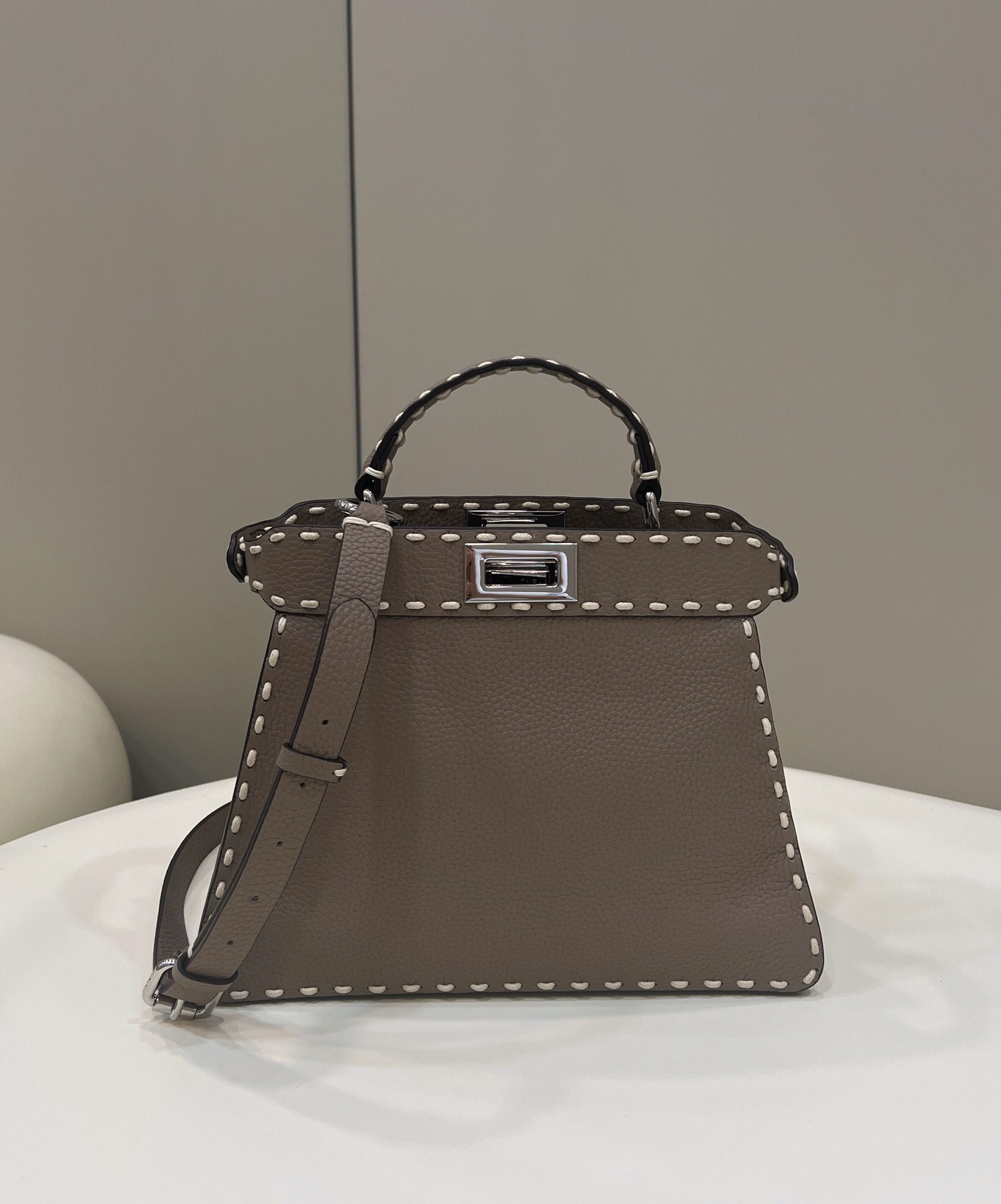 PEEKABOO Small Handbag, Calfskin, Exquisite Hand-Sewn Stitching Model no: 80013