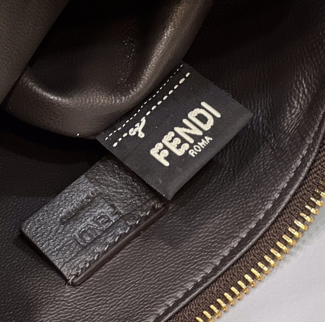 FENDi Vintage FF Underarm Bag, lined with lamb leather Model no: 8299s