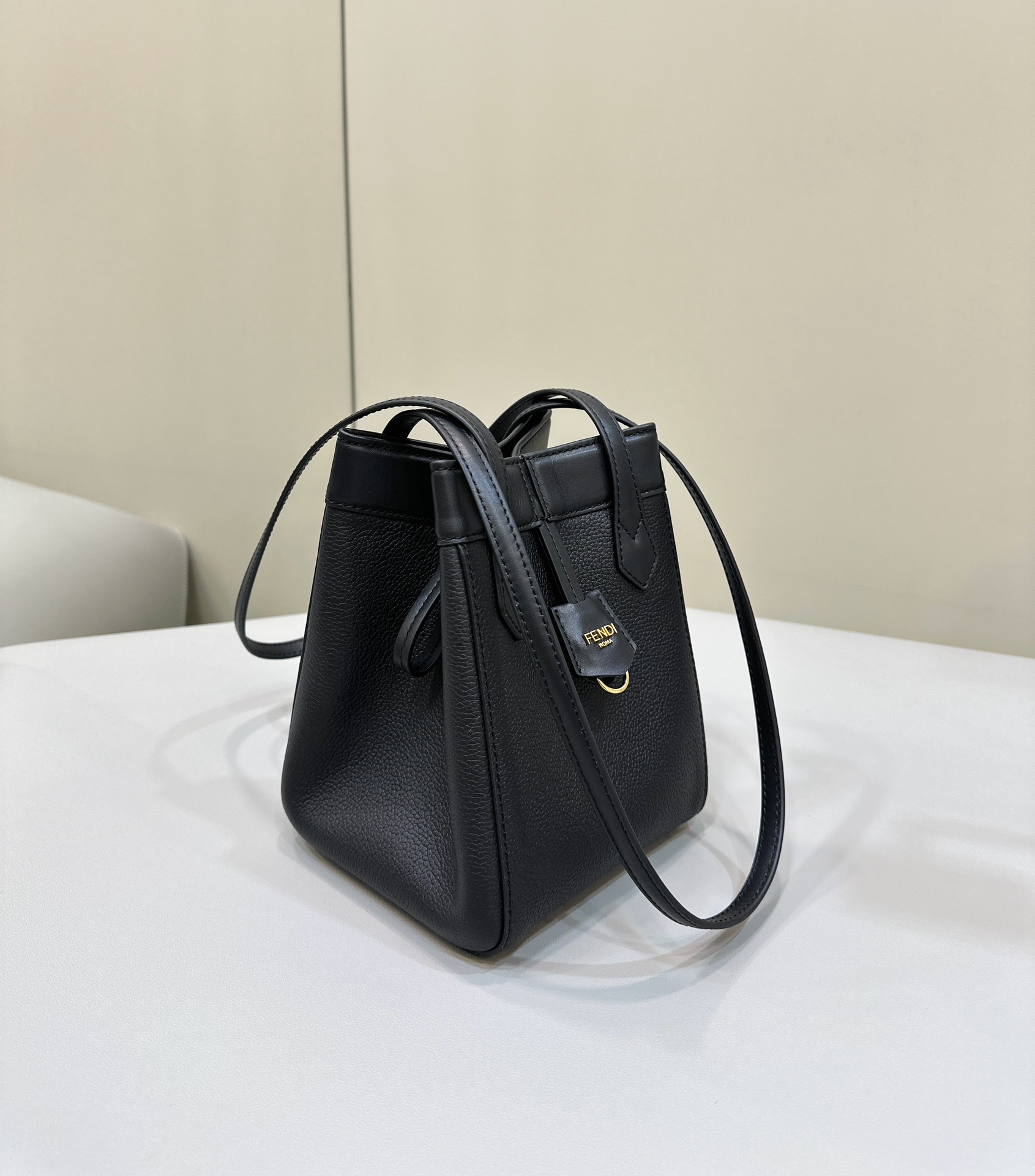 Foldable bag Origami, full-grain cowhide material Model no: 8626As