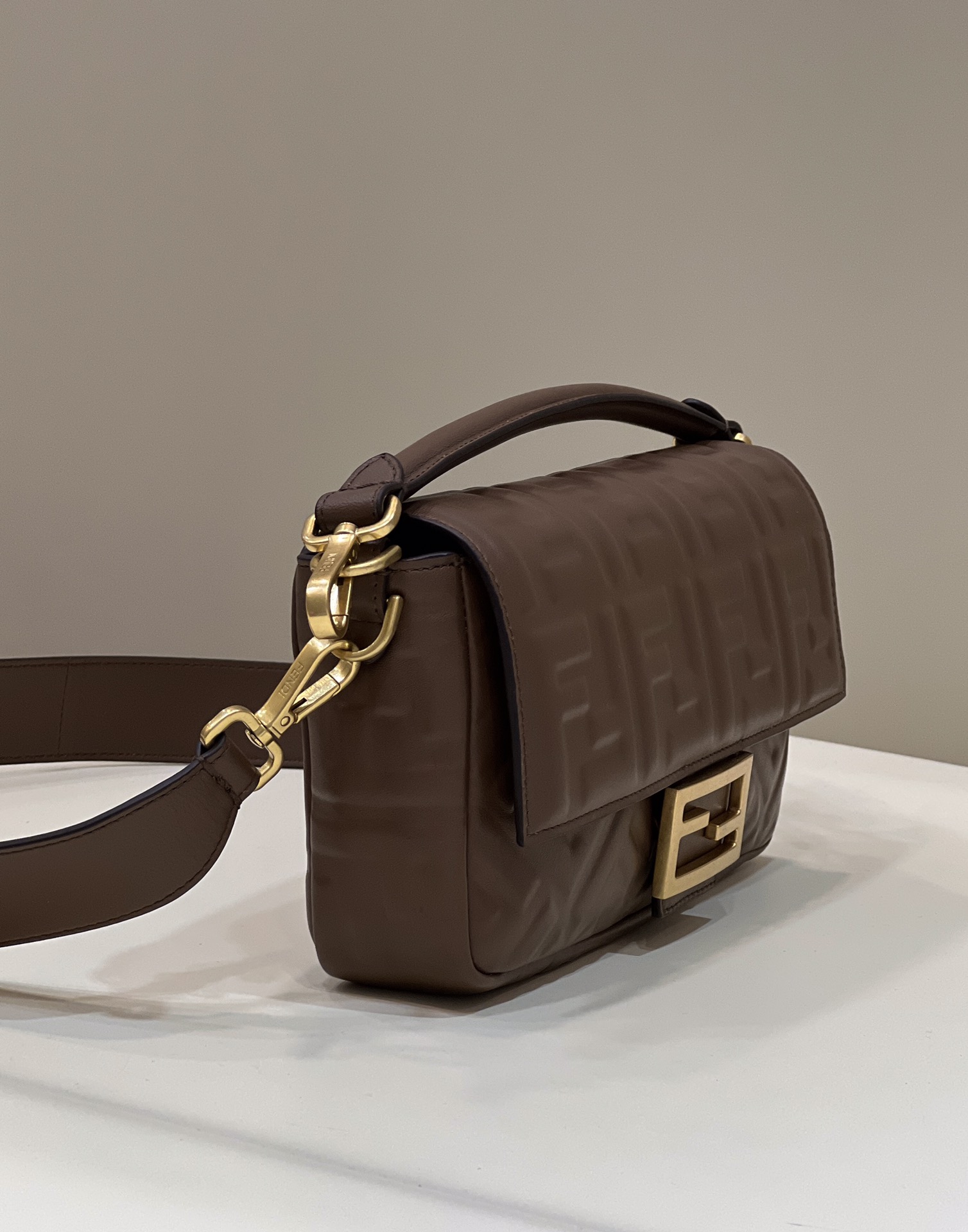 Baguette flip-over diagonal shoulder bag, lambskin Model no: 0135M