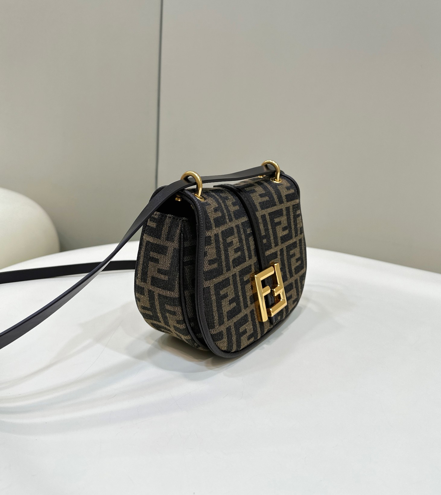 Fendi C'mon Series Vintage Logo Material Model no: 8622AS