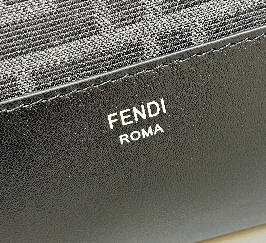 FENDI Zip Messenger Bag Model no: 8631