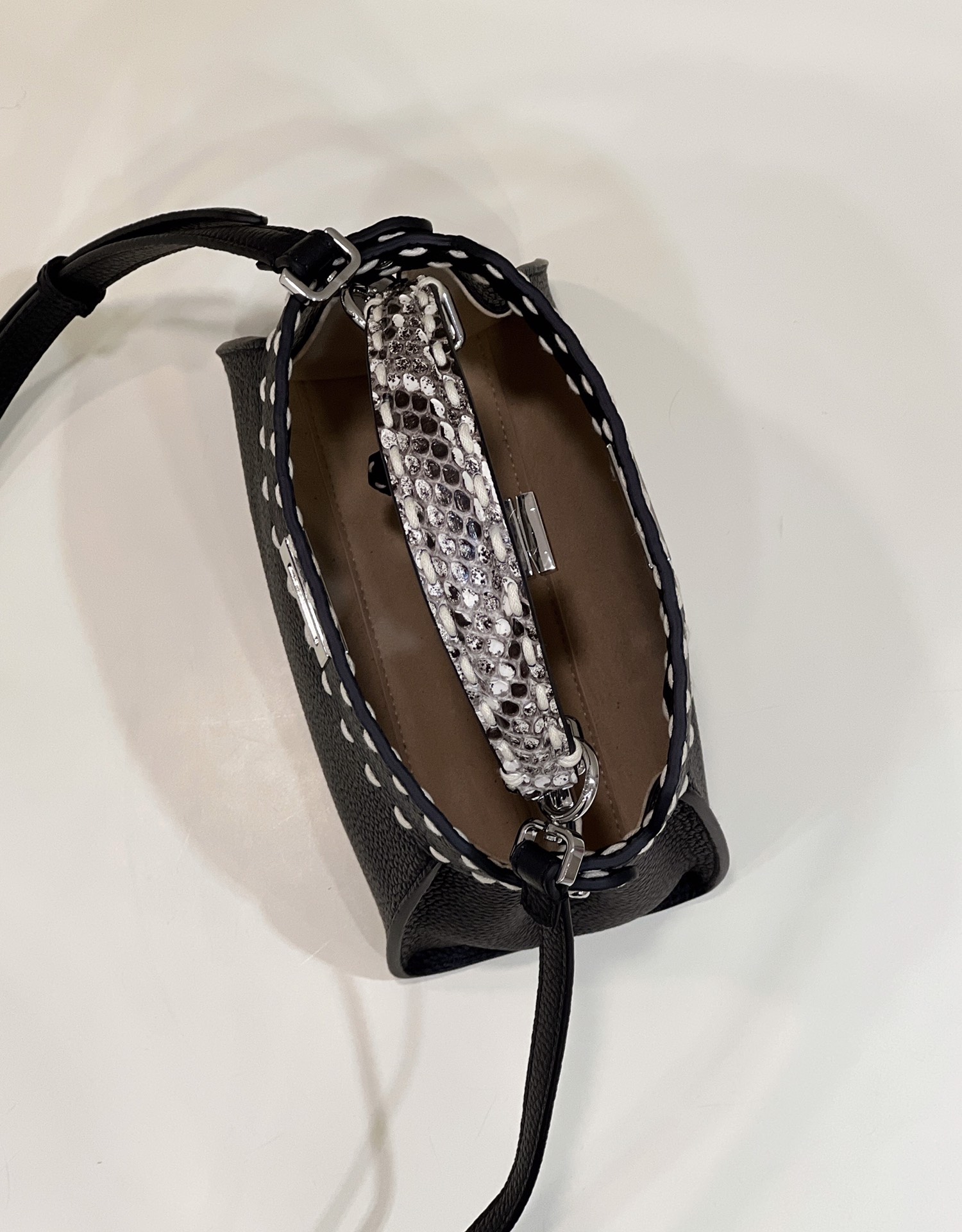 PEEKABOO Exquisite Hand Stitched All Leather with Snake Skin Wrist Model no: 8522A