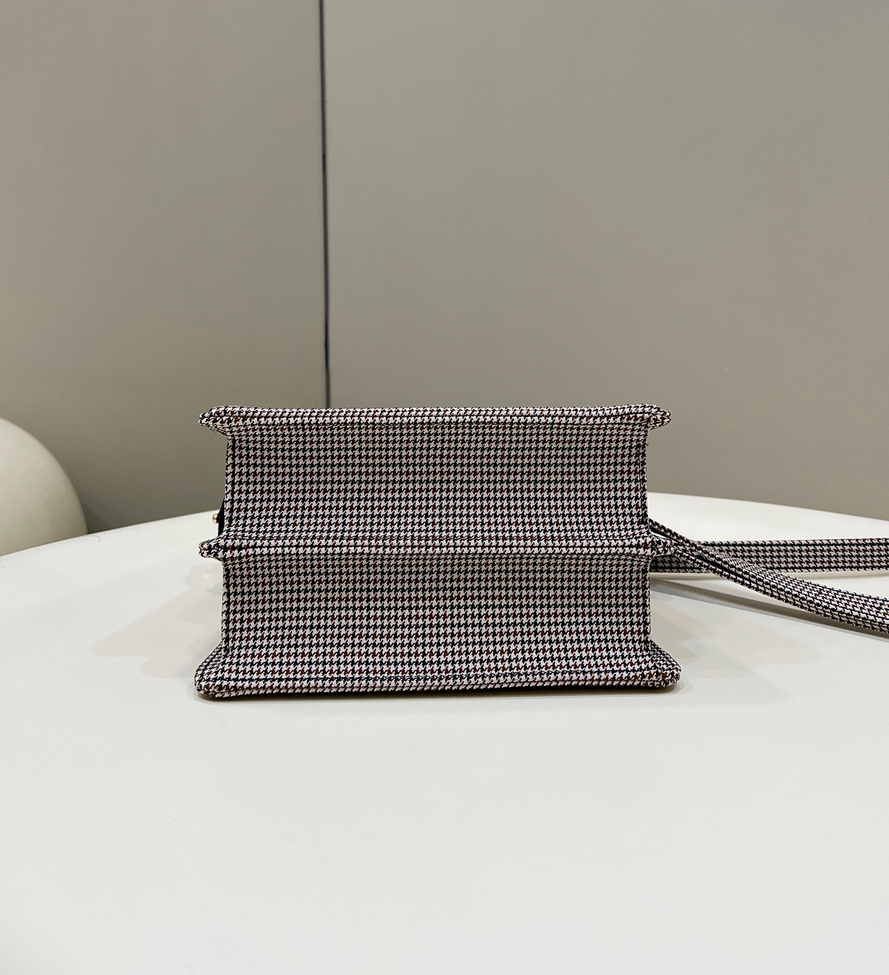 PEEKABOO Petit Houndstooth Model no: 80119