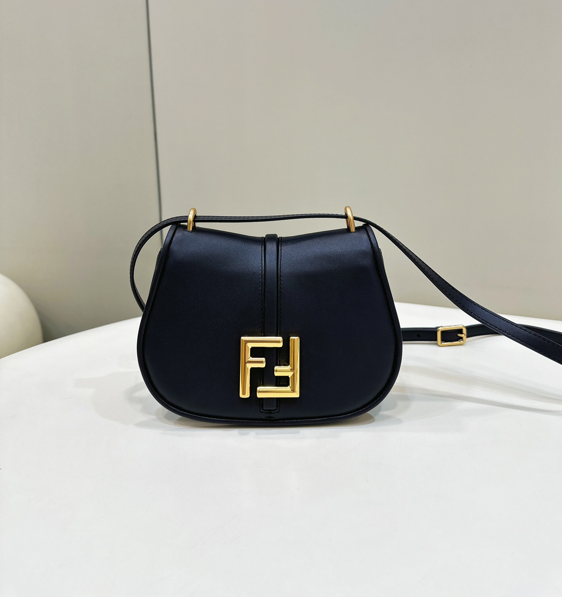 Fendi C'mon Series Model no: 8622s