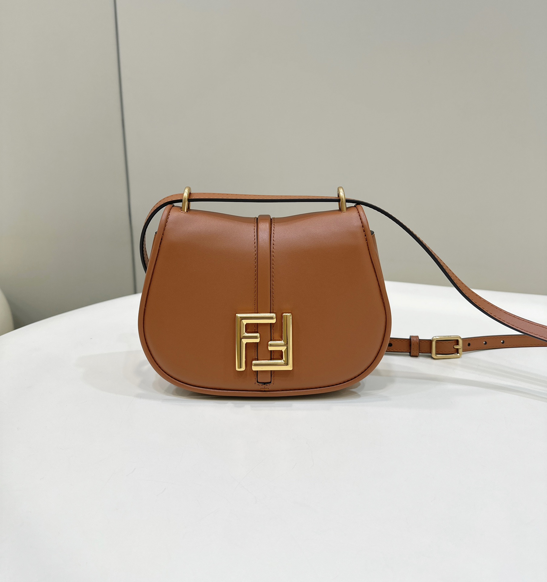 Fendi C'mon Series Model no: 8622s