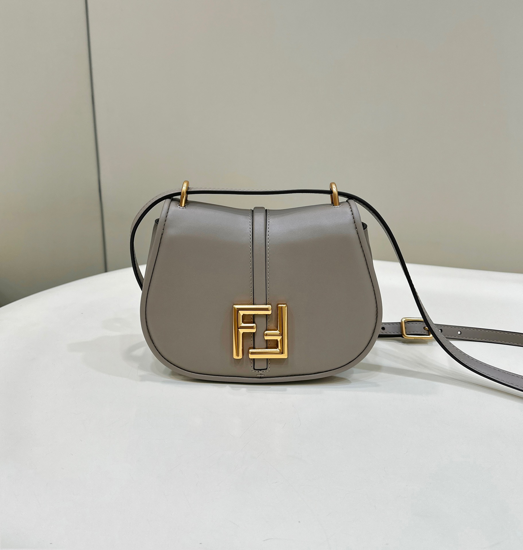 Fendi C'mon Series Model no: 8622s