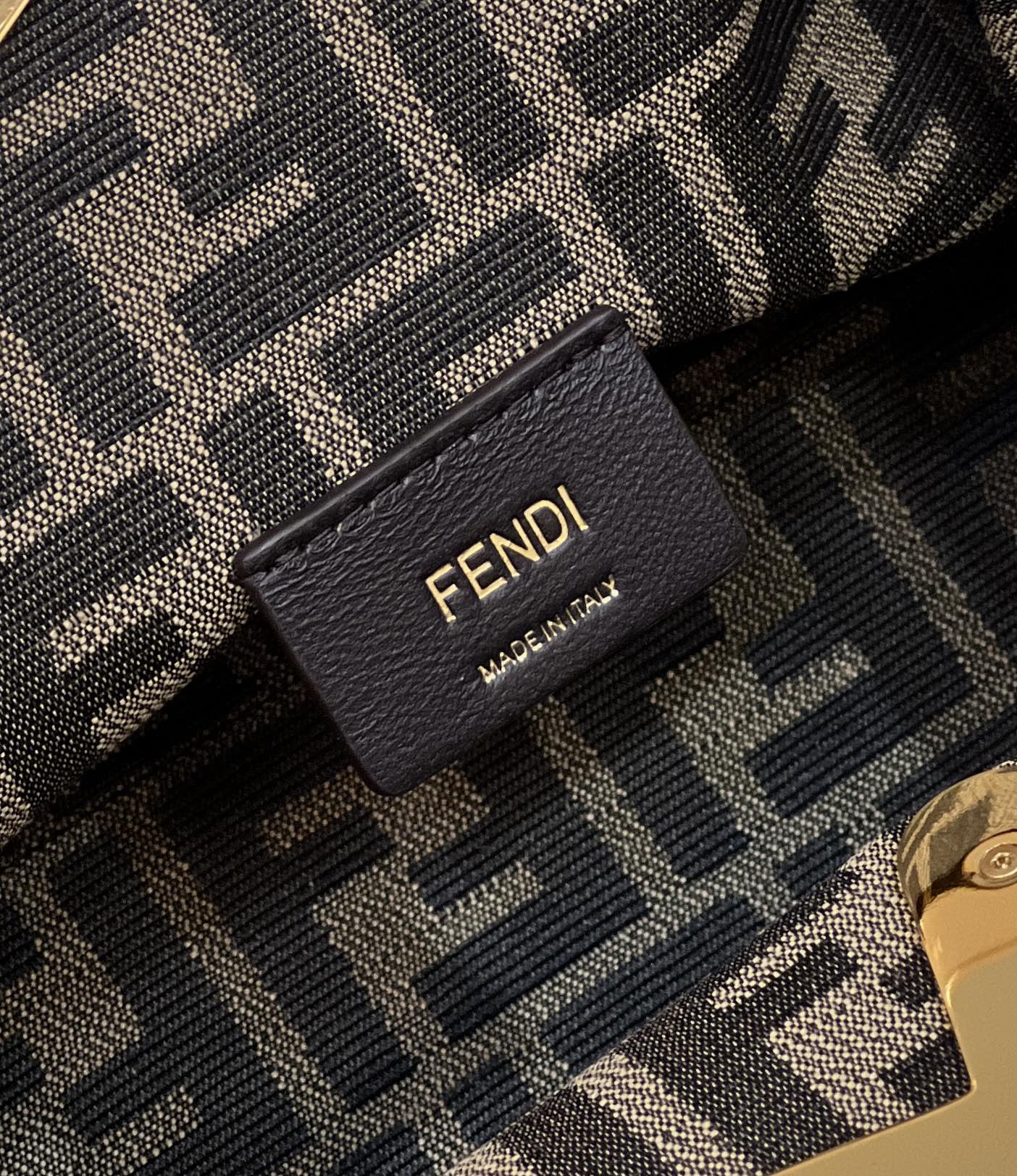 Fendi️ First Series Soft Leather Model no: 80018m