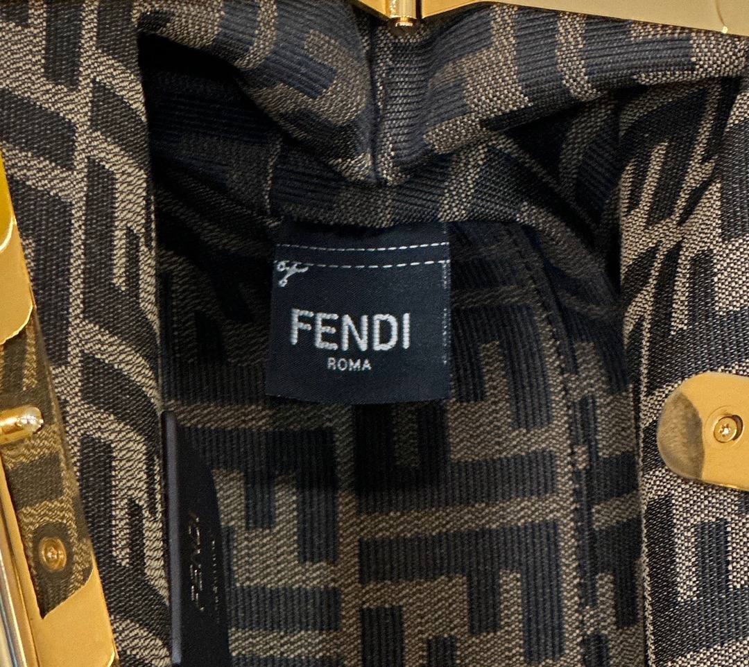 Fendi️ First Series Soft Leather Model no: 80018m