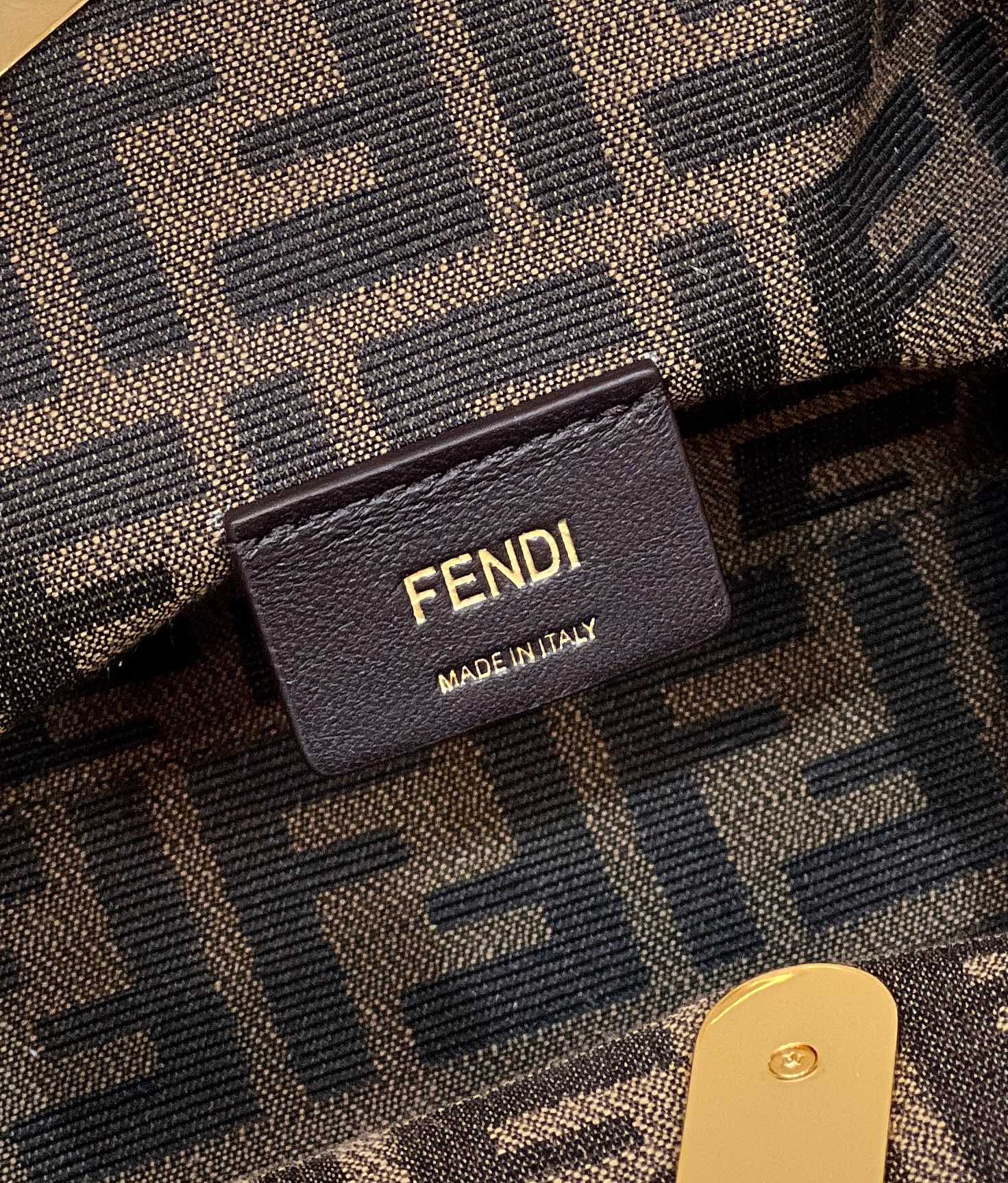 Fendi️ First Series Soft Leather Model no: 80018m