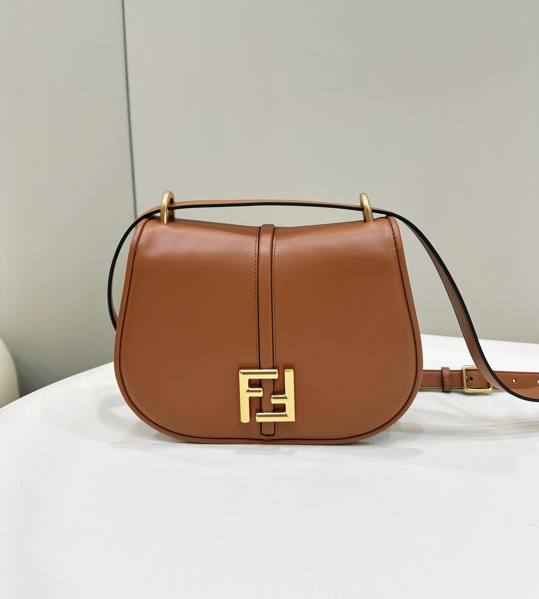 Fendi C'mon Series Model no: 8622L