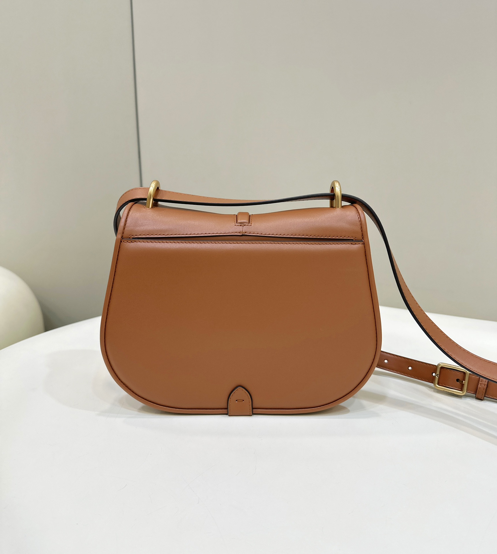 Fendi C'mon Series Model no: 8622L