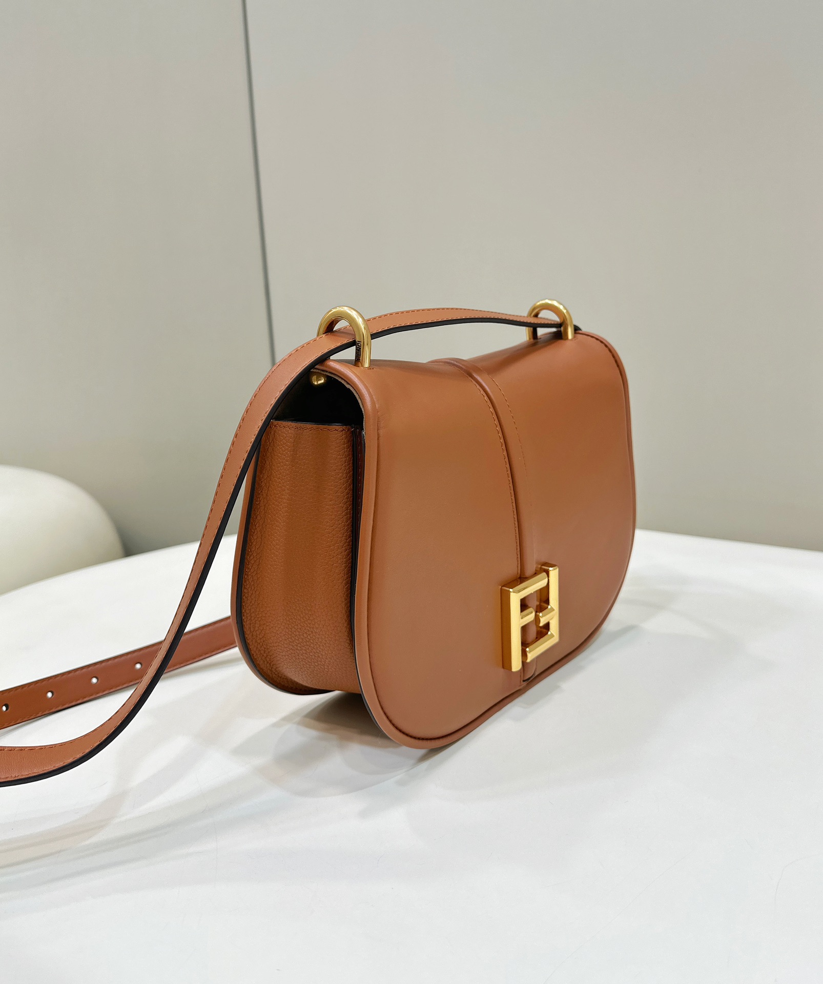 Fendi C'mon Series Model no: 8622L