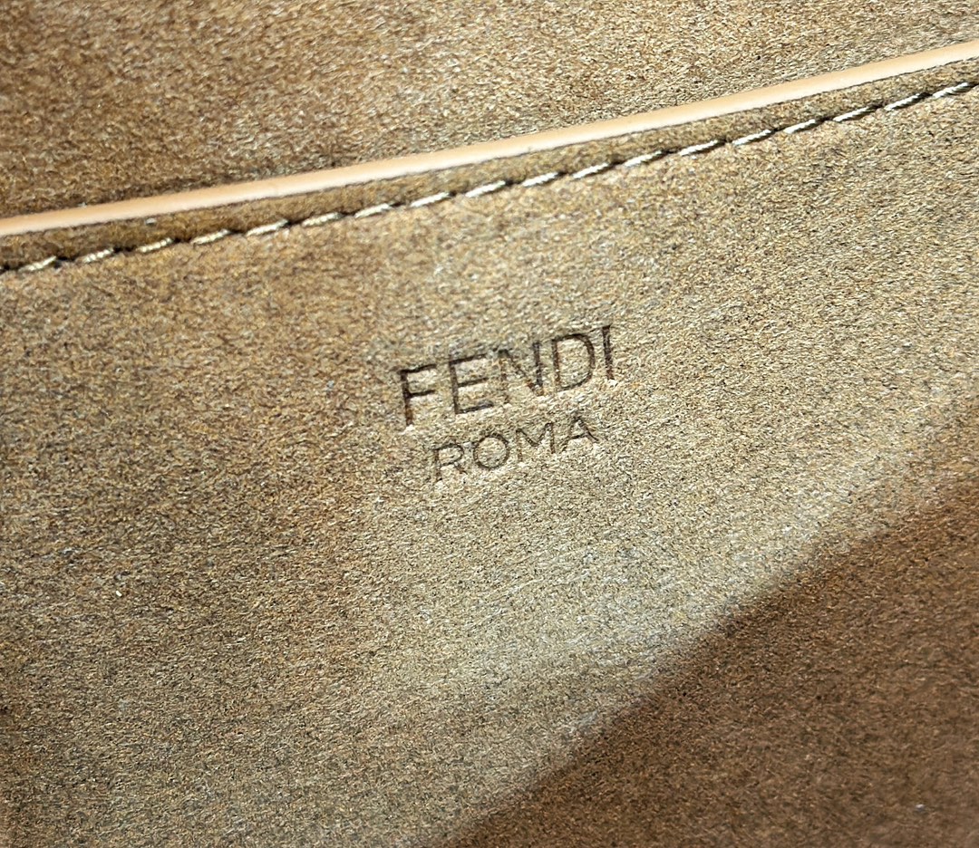 Fendi C'mon Series Model no: 8622L