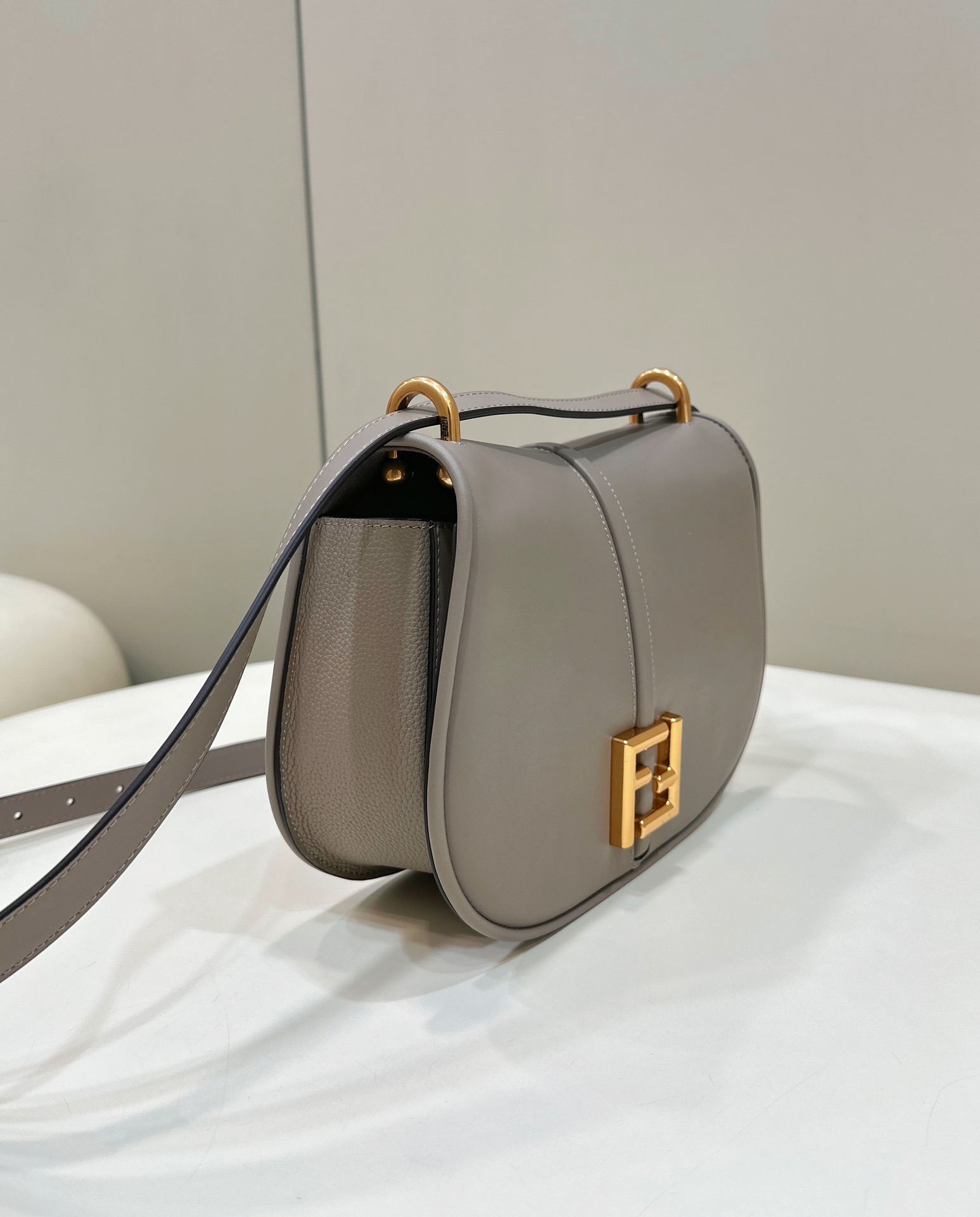 Fendi C'mon Series Model no: 8622L