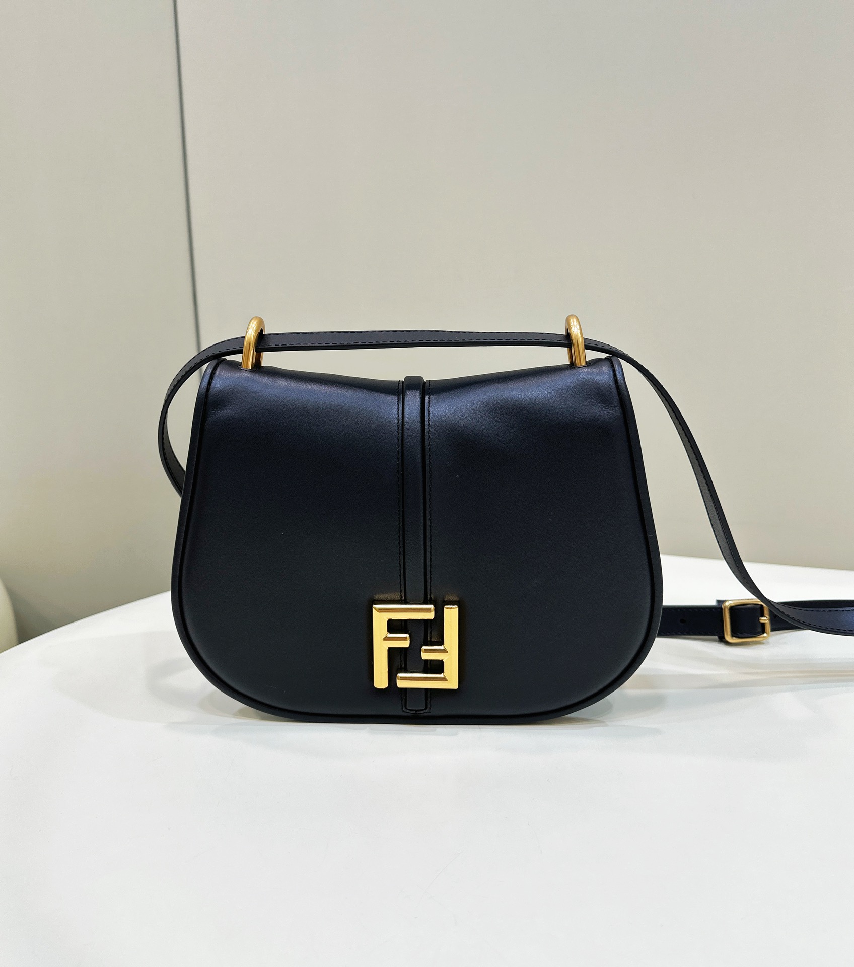 Fendi C'mon Series Model no: 8622L