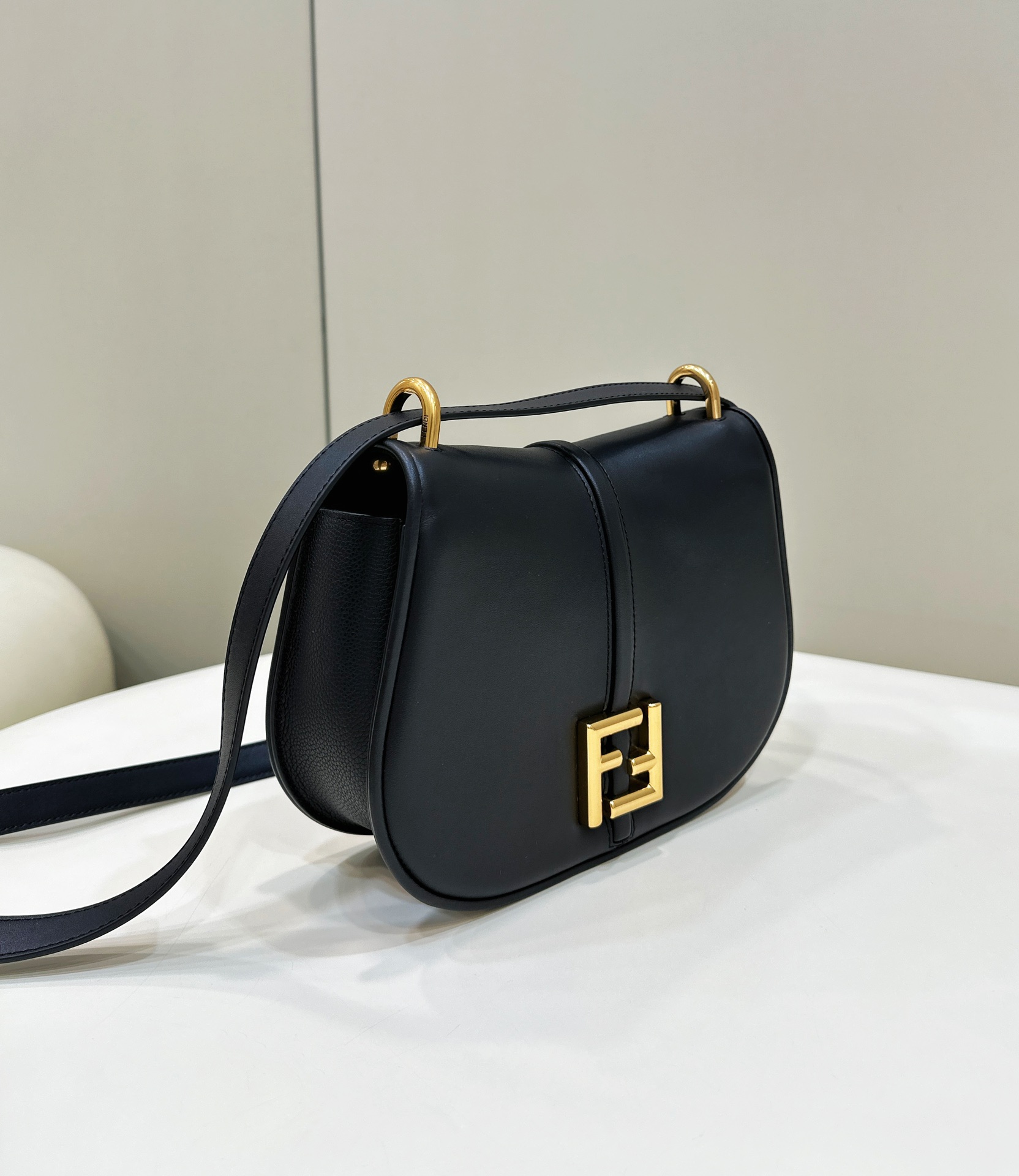 Fendi C'mon Series Model no: 8622L