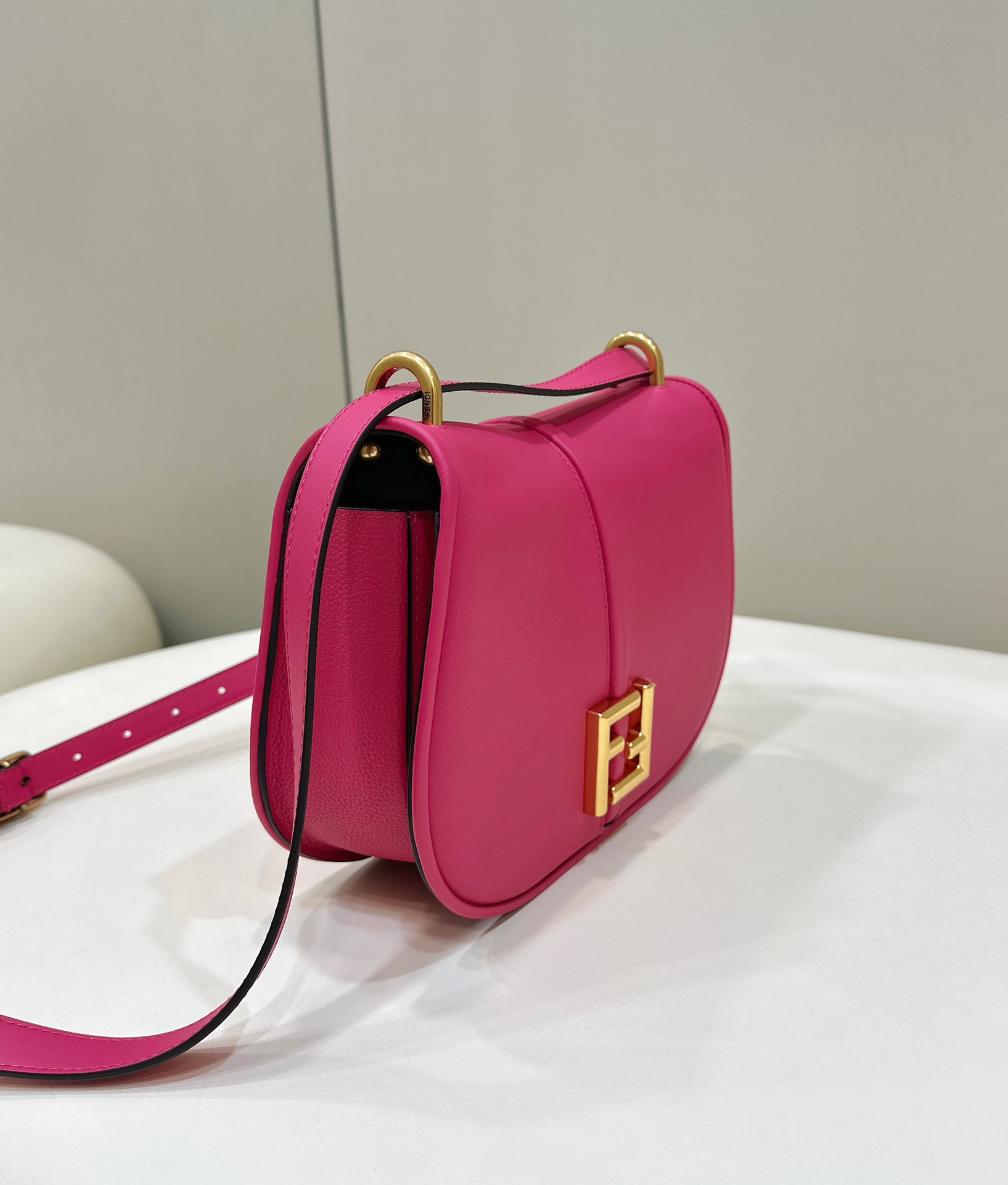 Fendi C'mon Series Model no: 8622L