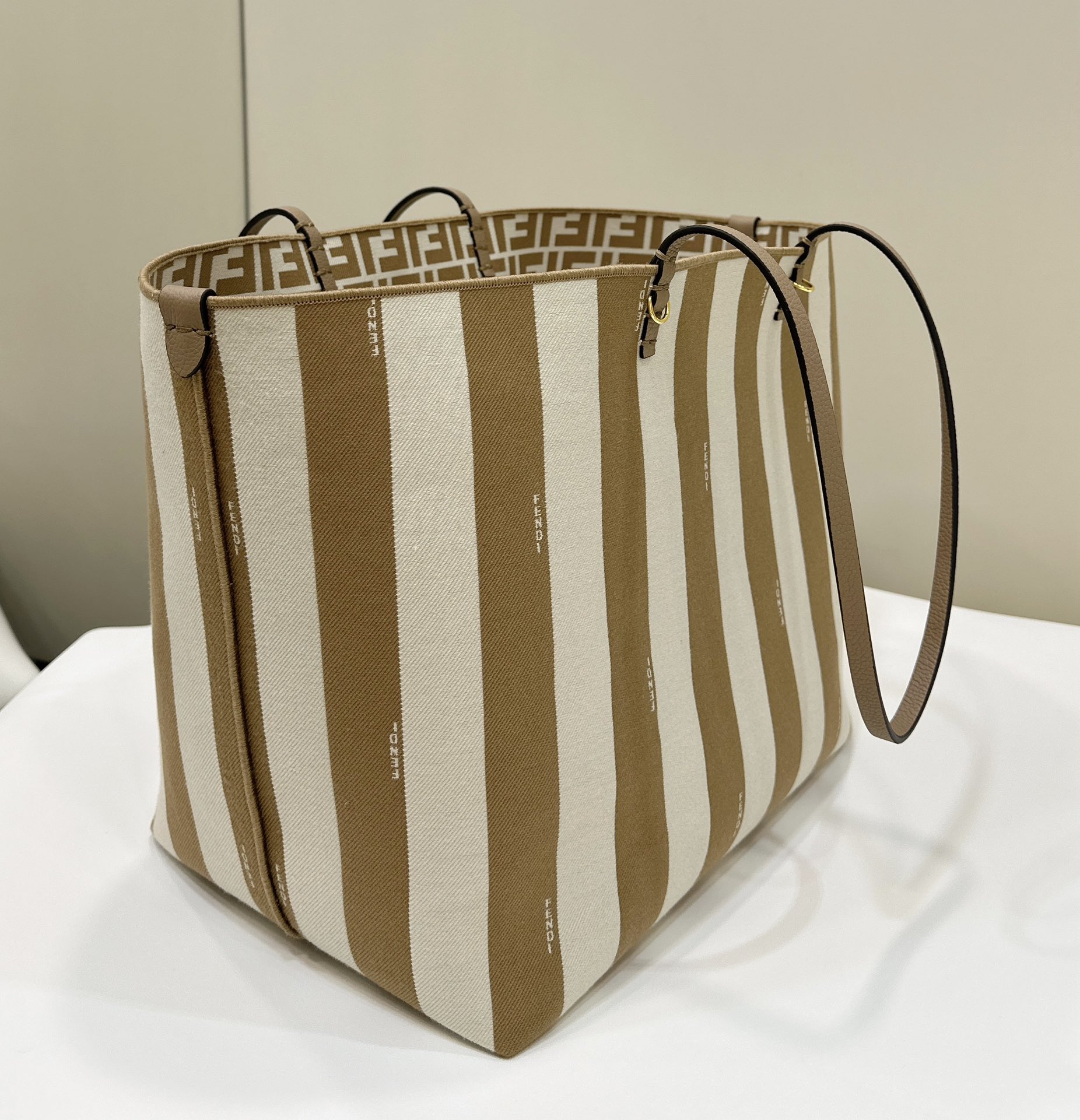 FENDI Roll, Double-Sided Tote, One Side Pequin Stripe Design, One Side Classic FF Pattern Model no: 8661L